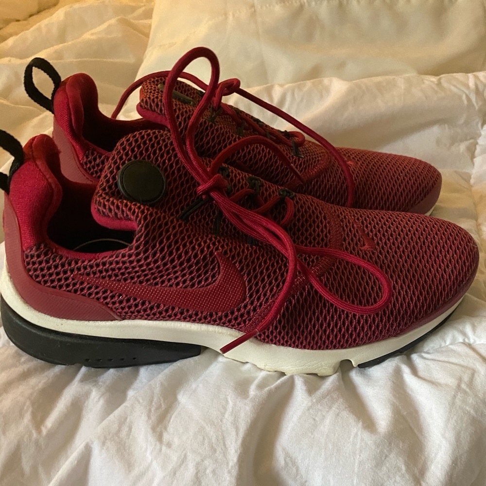 Nike tennis shoes